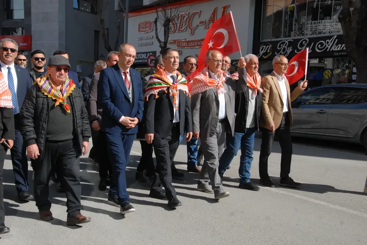 Burdur Yörükleri, Çanakkale Ruhunu Sokaklarda Canlandırdı! 4