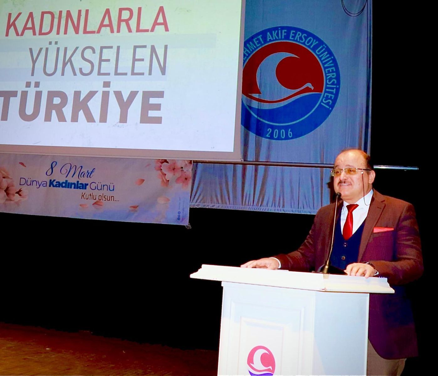 Burdur’da Kadınlar Günü Konferansı Güçlü Kadın Güçlü Aile Güçlü Toplum 1