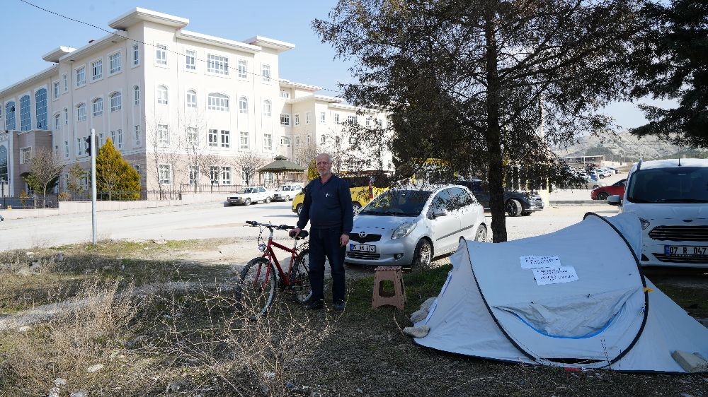 Burdur’da Kiracıdan Çadır Eylemi! 3