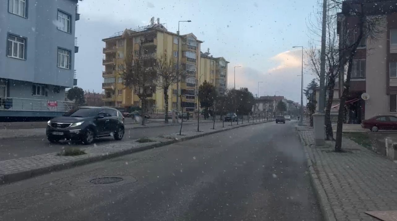 Isparta'da Kar Yağışı Başladı
