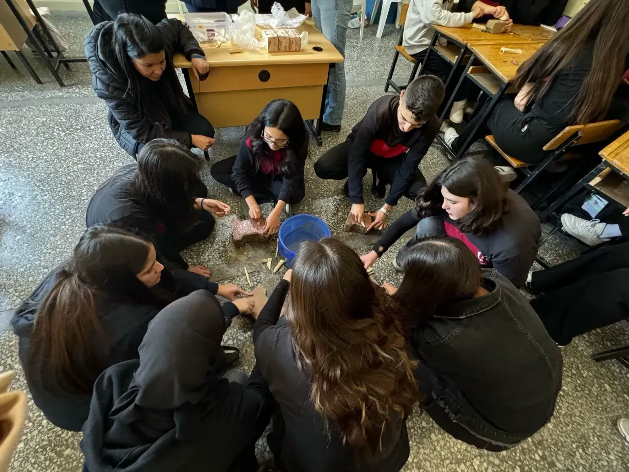 Onbeş Temmuz Anadolu Lisesi Öğrencilerine Unutulmaz Deneysel Arkeoloji Deneyimi 4