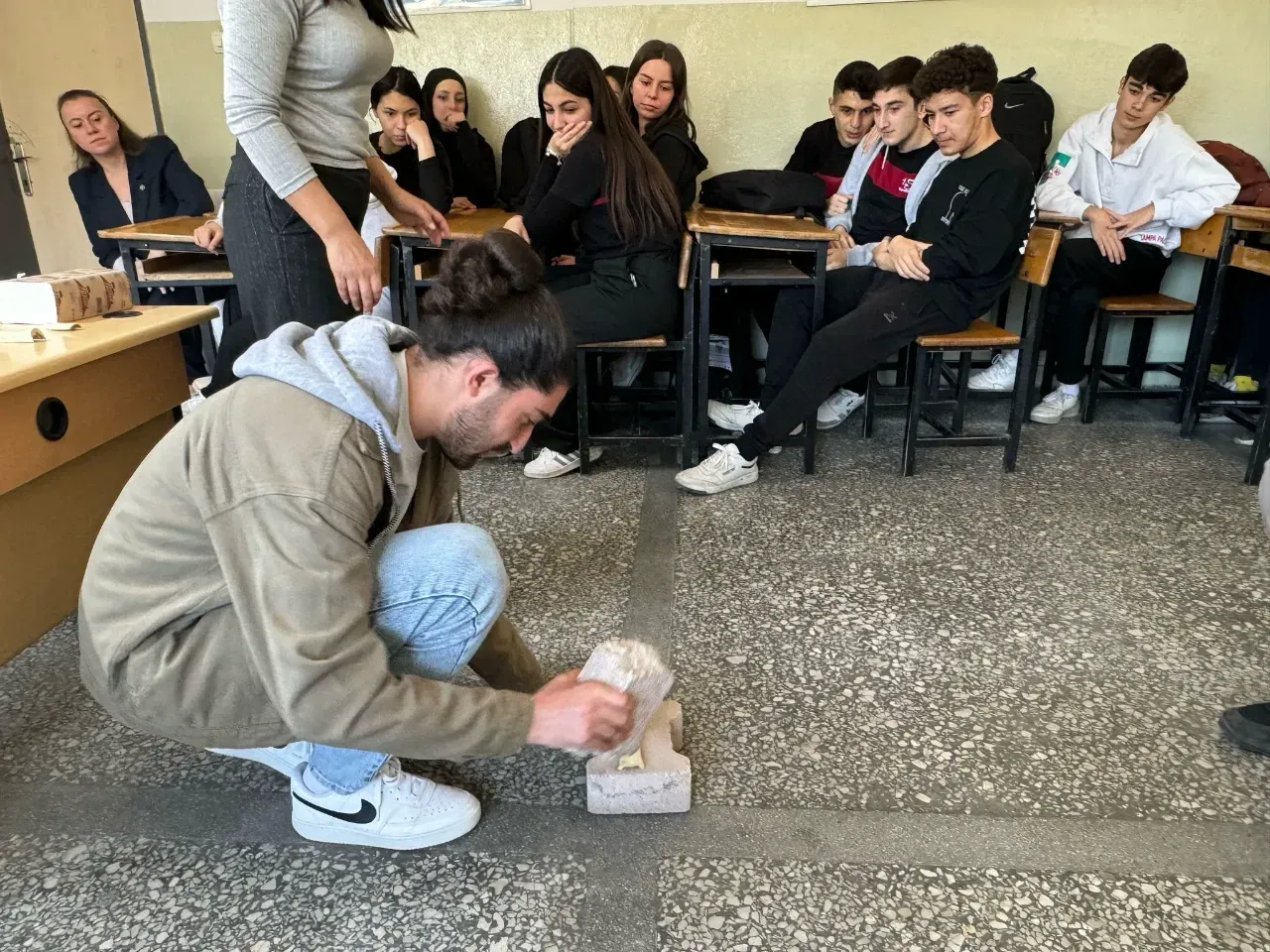 Onbeş Temmuz Anadolu Lisesi Öğrencilerine Unutulmaz Deneysel Arkeoloji Deneyimi 5