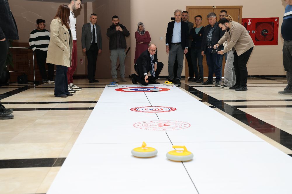 ‘Spor Dostu Kampüs’te Floor Curling Heyecanı 4