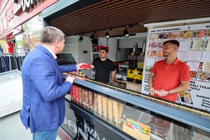 Başkan Ercengiz Emeğin Ve Alın Teri'nin Yanındayız 2