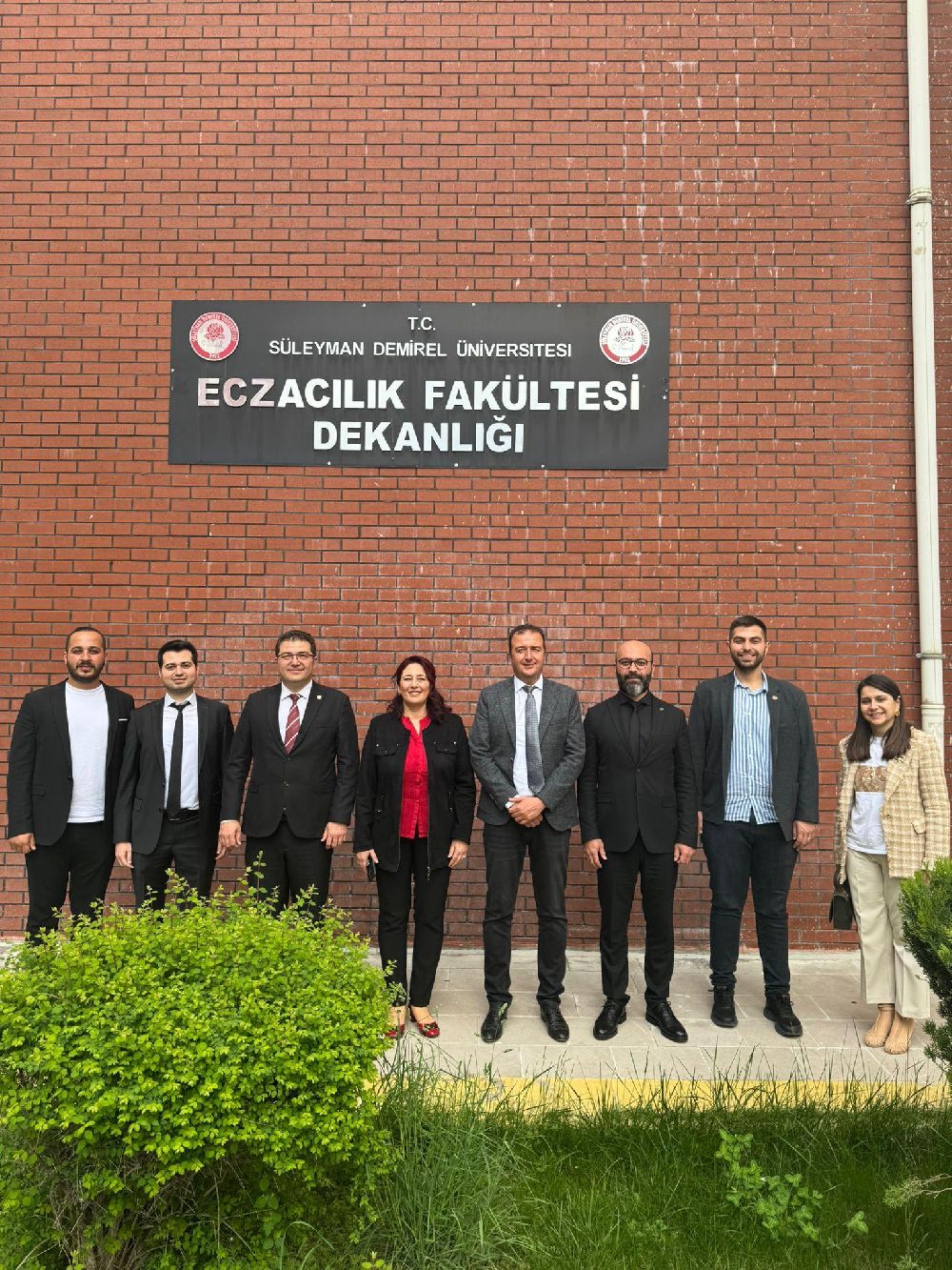 Burdur Eczacı Odası’ndan Genç Meslektaşlara Beyaz Önlük Desteği! 4