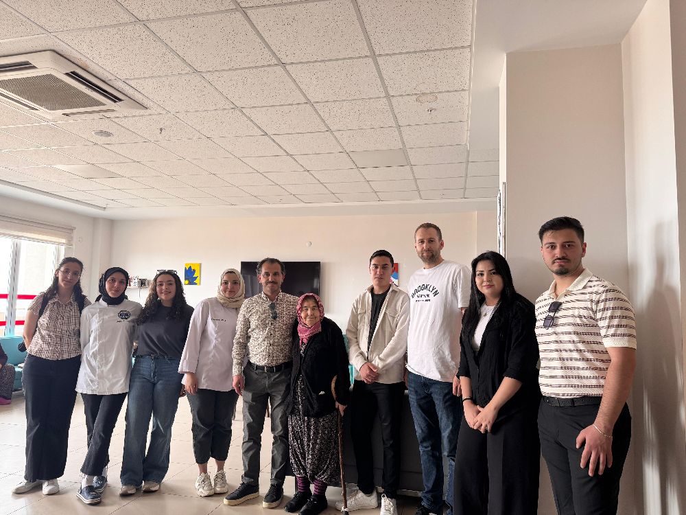 Burdur’da Aşçılık Öğrencilerinden Huzurevine Tatlı Sürpriz 2