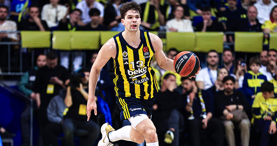 Fenerbahçe Beko, uzatmaya giden üçüncü maçı da kazanarak Avrupa’da adını Dörtlü Final’e yazdırdı.