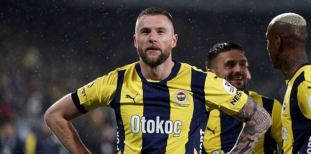Fenerbahçe, Süper Lig'in 32. haftasında oynayacağı Kayserispor mücadelesi öncesi hazırlıklarını tamamlayarak kampa girdi