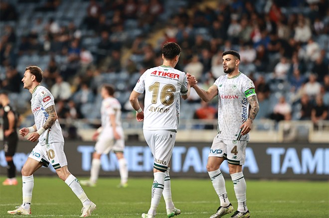TÜMOSAN Konyaspor, Süper Lig’in 32. haftasında Atakaş Hatayspor’u deplasmanda 3-2 mağlup etti.