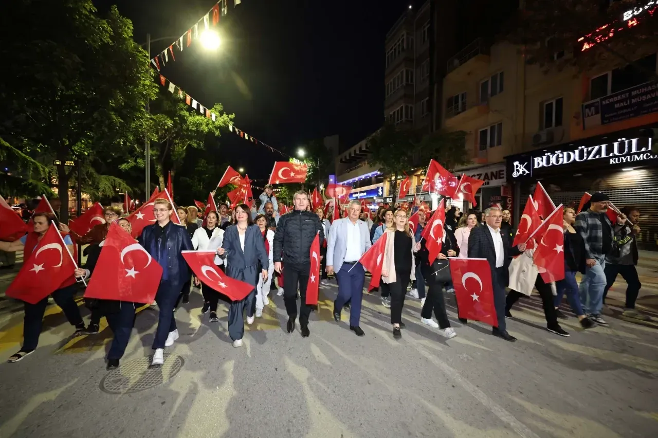 19 Mayıs Coşkusu Meydan Doldu, Kalpler Atatürk İçin Attı! 1