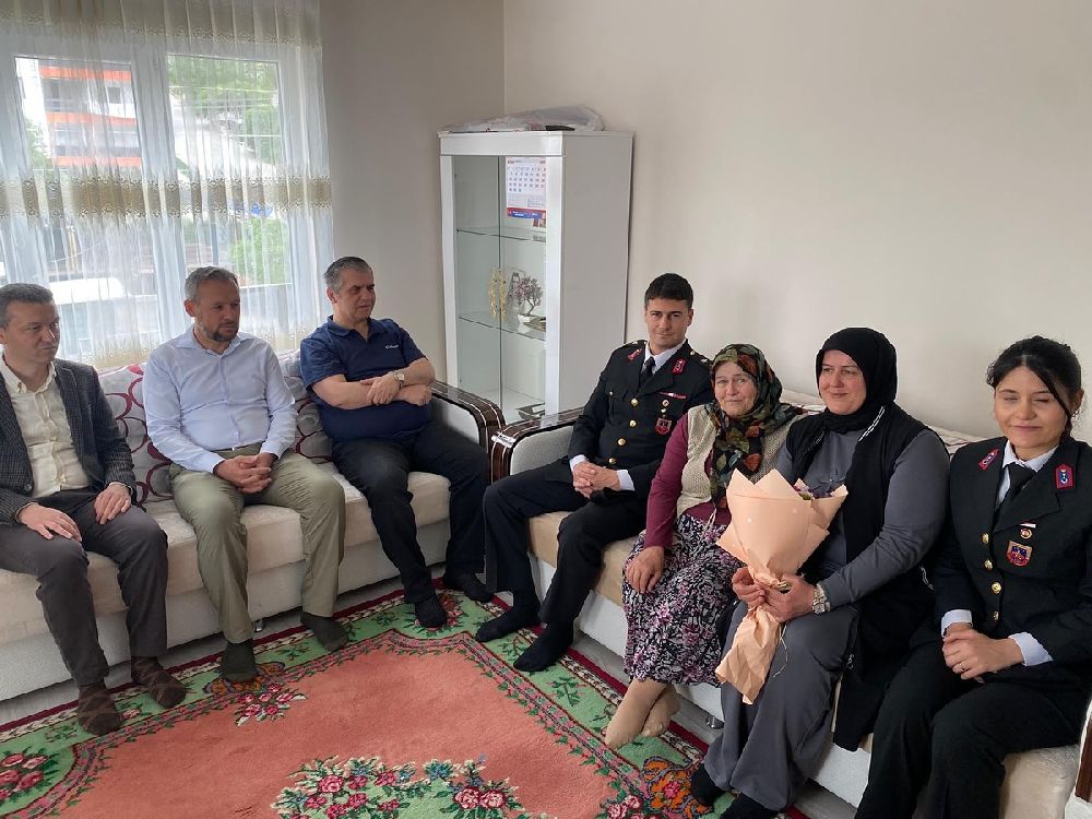 Anneler Günü’nde Şehit Aileleri Unutulmadı 1