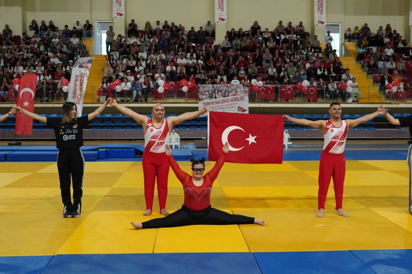 Bağimsizlik Meşalesi̇ 106 Yaşinda (4)