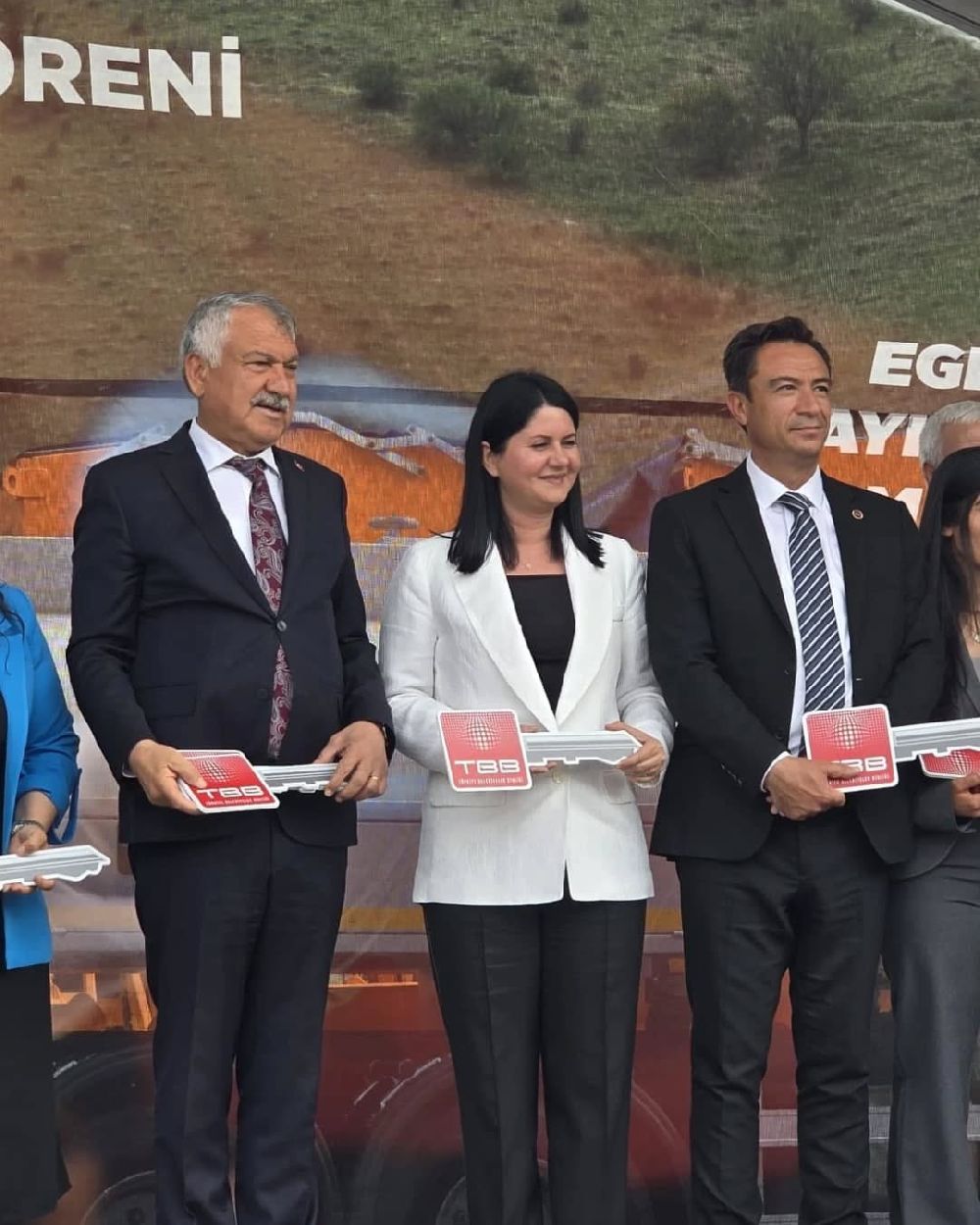 Başkan Okan Kurd Müjdeyi Verdi Yeşilova’ya Dev Hibe! 1