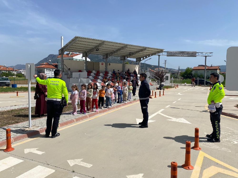 Bucak’ta Miniklerden Trafik Eğitim Merkezine Renkli Ziyaret! 2