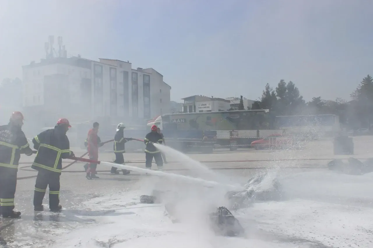Burdur İtfaiyesi Afetlere Karşı Kahramanlar Yetiştirdi! 1