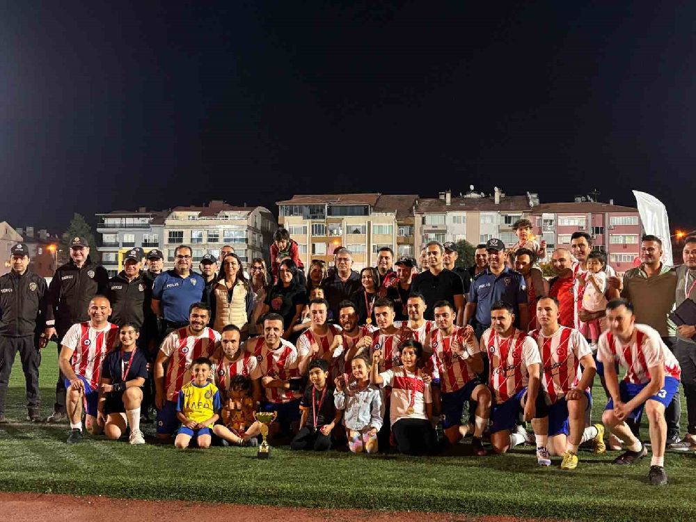 Burdur Kamu Spor Oyunları’nda Şampiyon İl Emniyet Müdürlüğü Oldu! 3