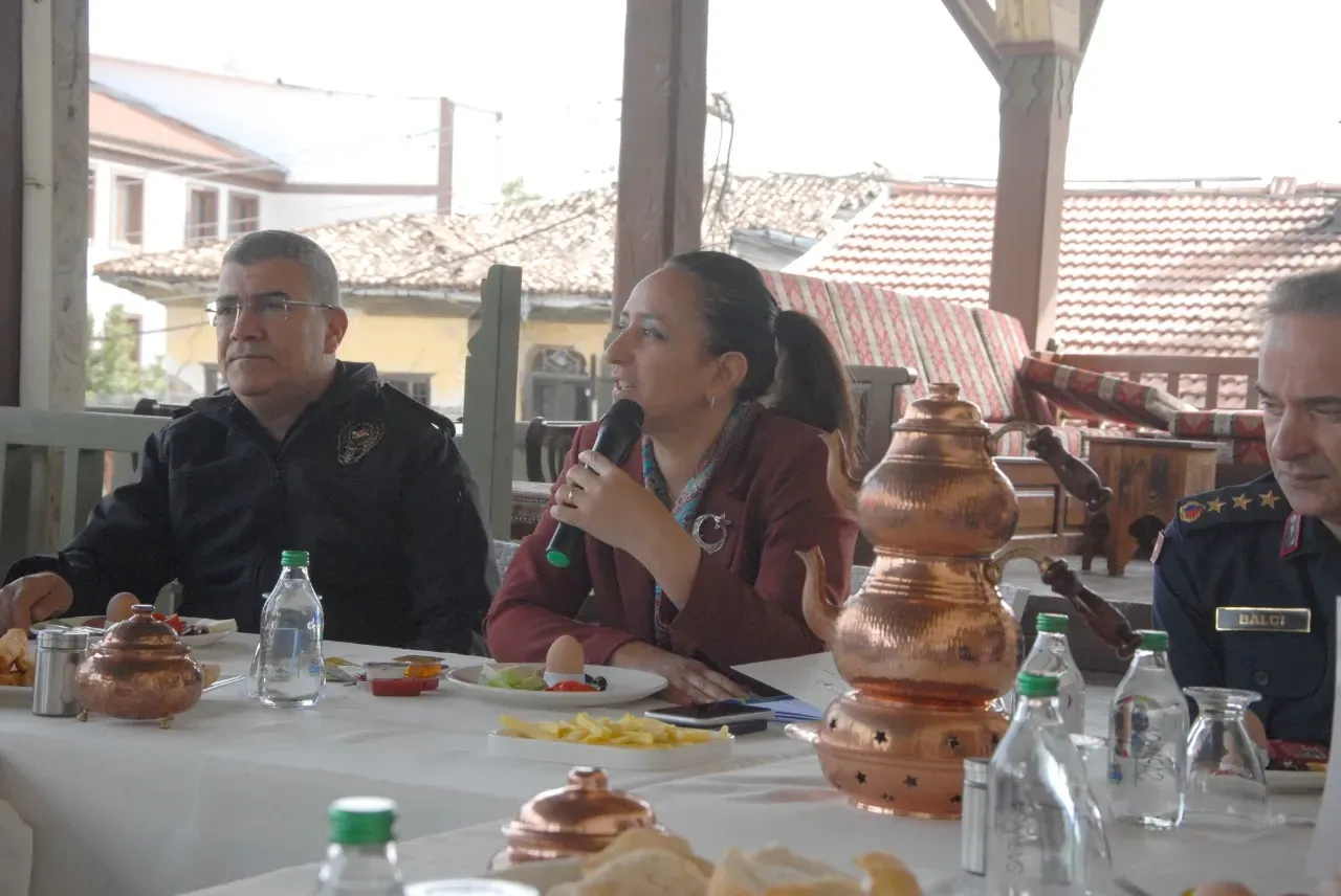 Burdur Valisi Basınla Kahvaltıda Buluştu 1