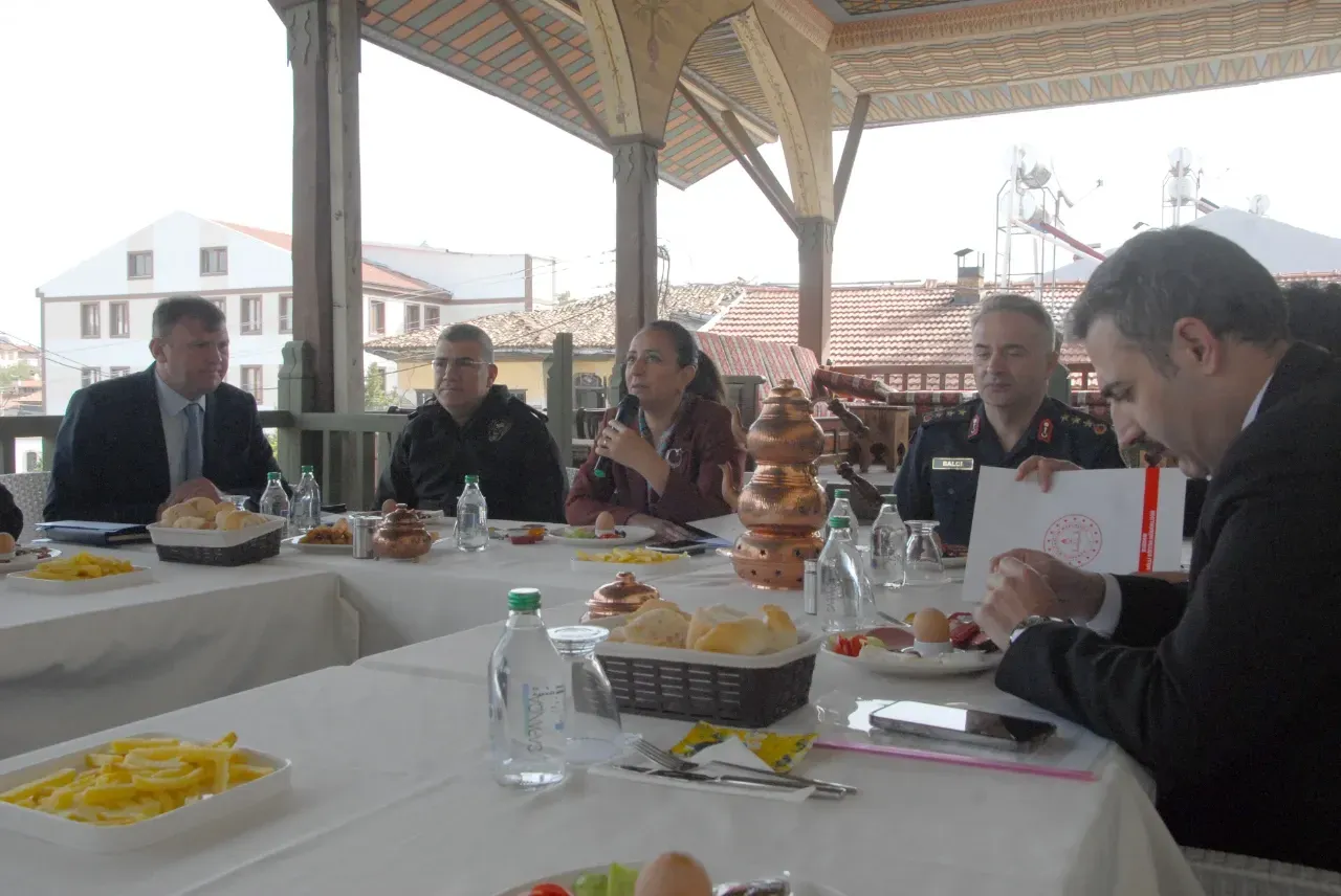Burdur Valisi Basınla Kahvaltıda Buluştu 2