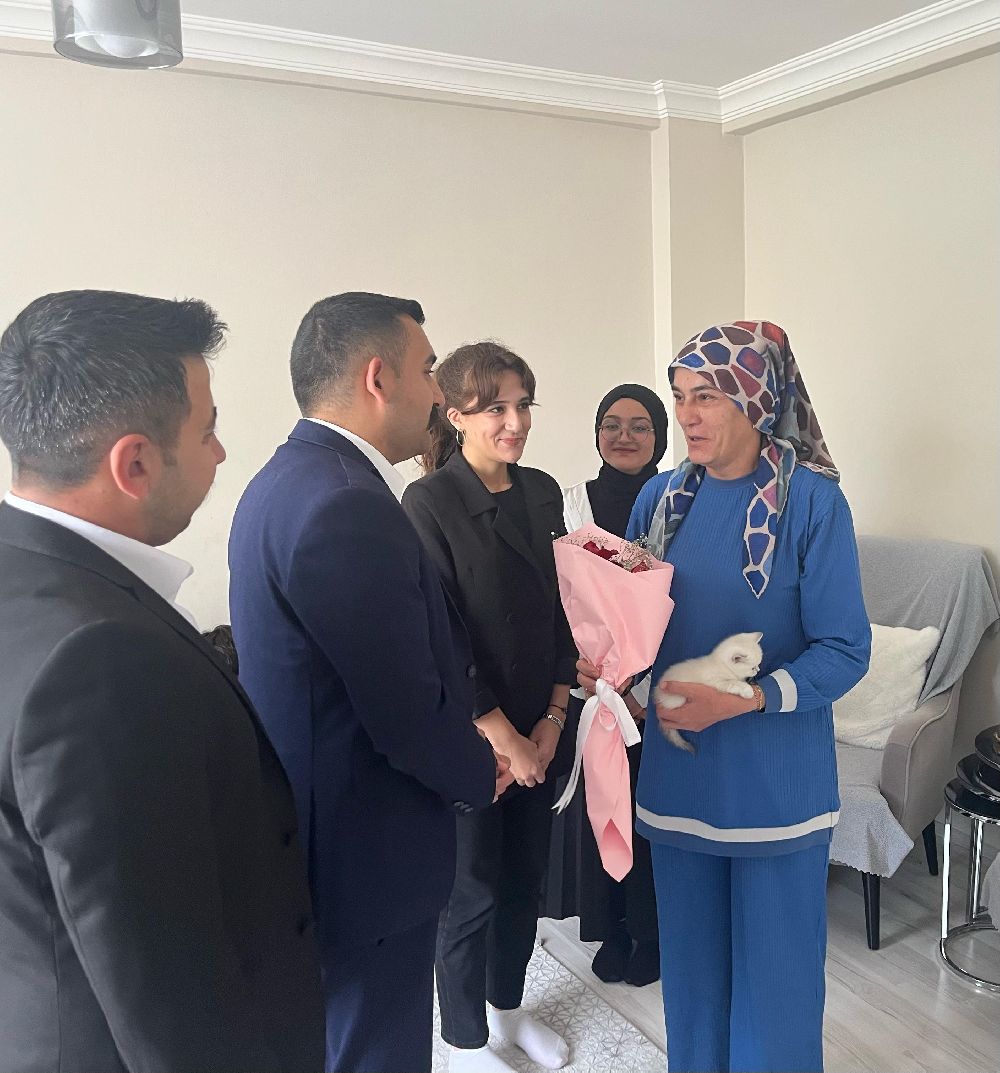 Emre Ünlü Şehit Annelerimizin Fedakârlığı İlham Kaynağımızdır 3