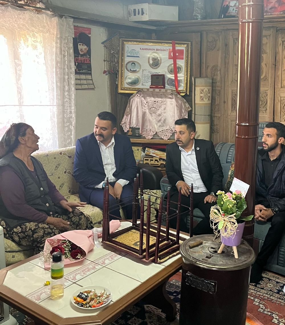Emre Ünlü Şehit Annelerimizin Fedakârlığı İlham Kaynağımızdır 4