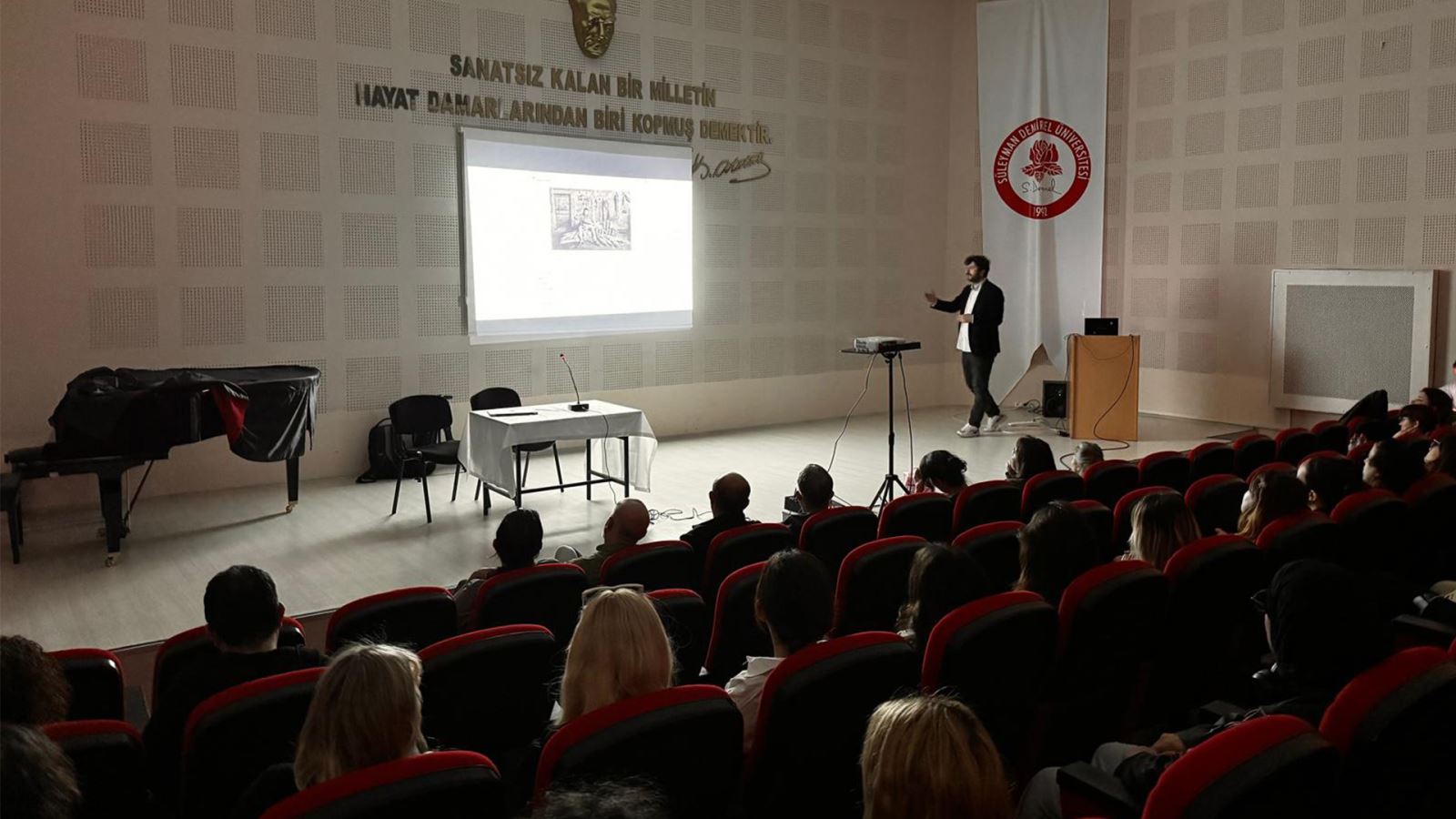 Fotoğraf Sanatçısı Dr. Nevzat Yıldırım, Sdü’de Gençlerle Buluştu (4)