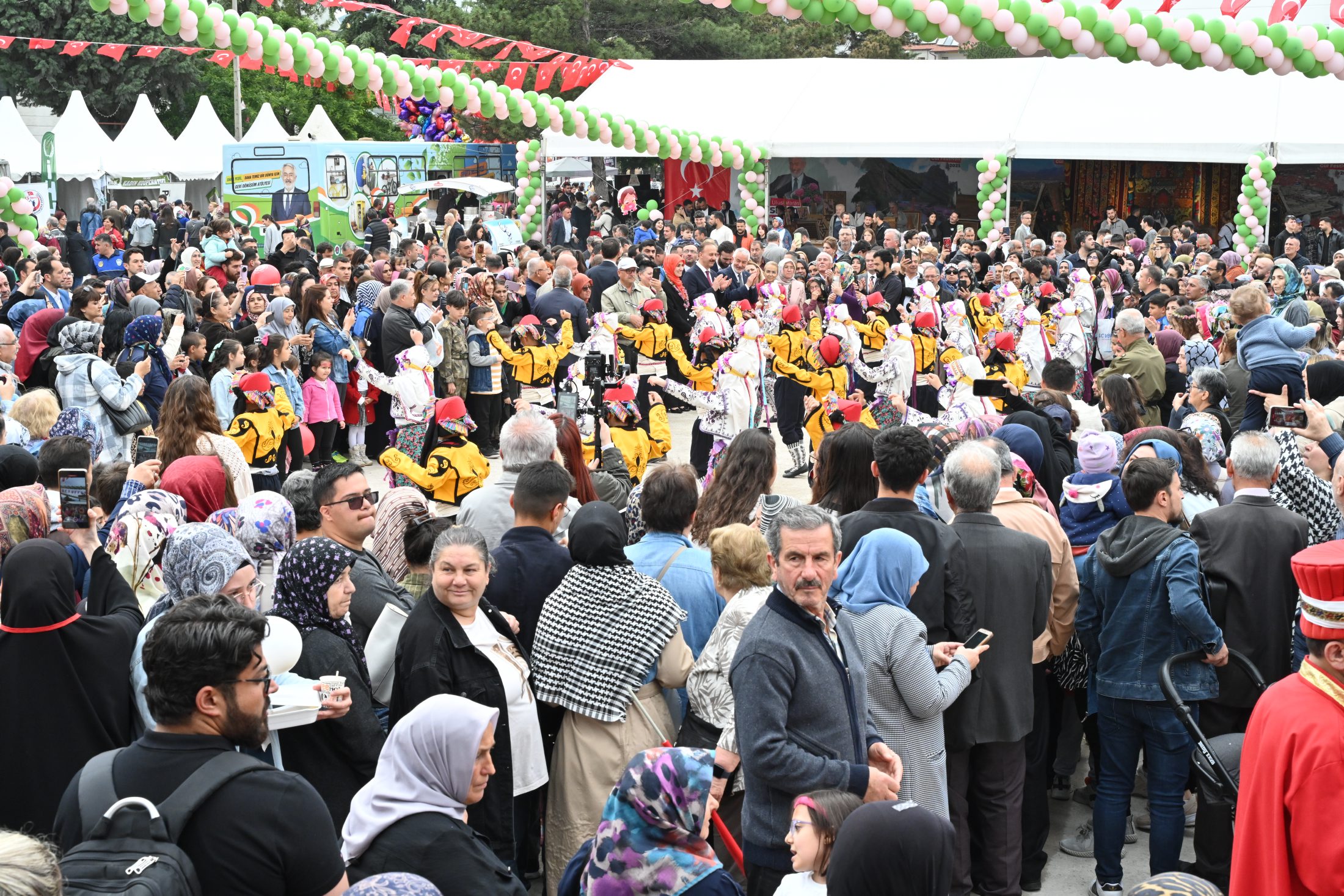 Gül Festivalinde Standlara Yoğun Ilgi (4)