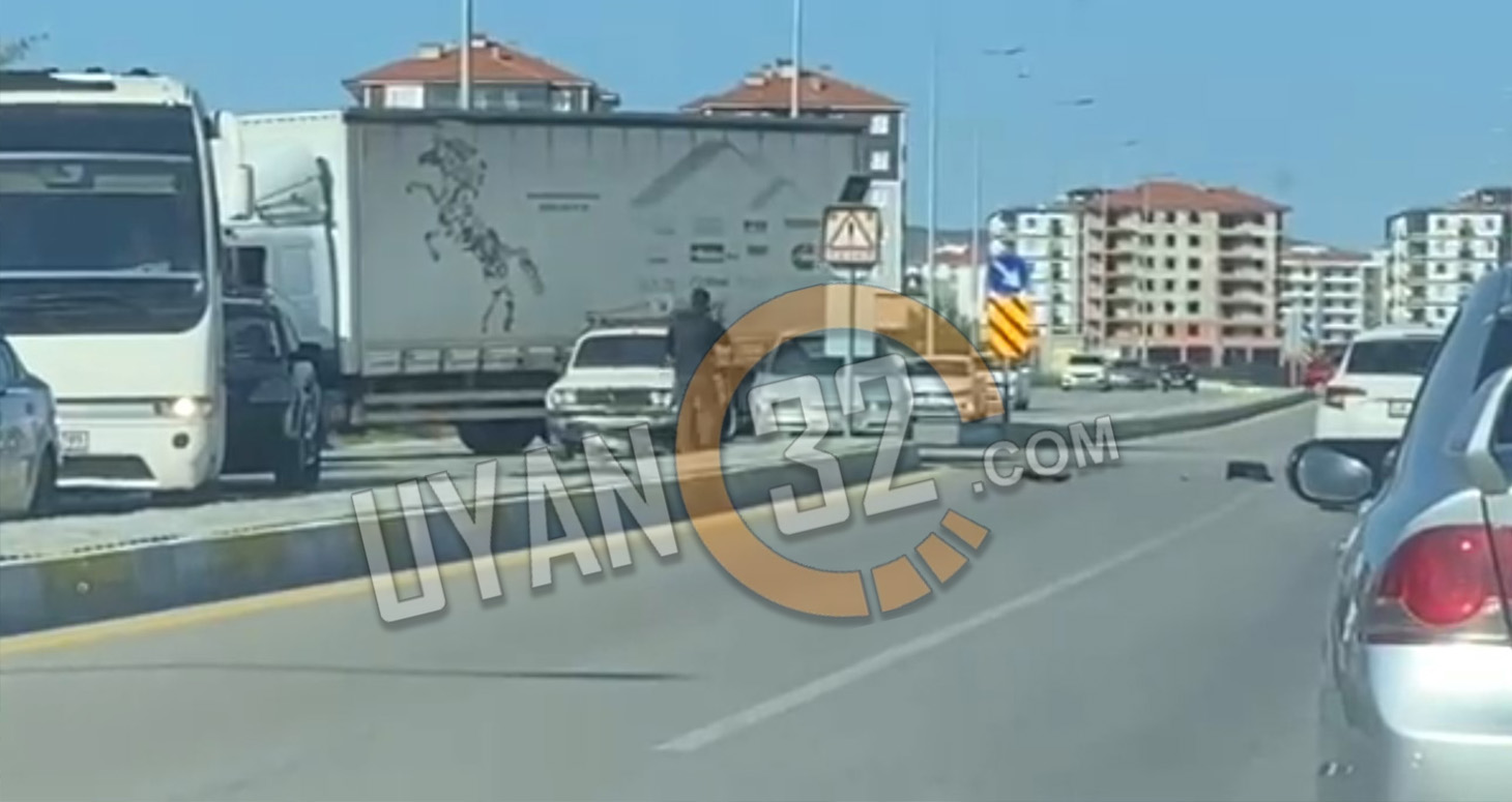 Isparta’da Otomobil Ile Motosiklet Çarpıştı (2)