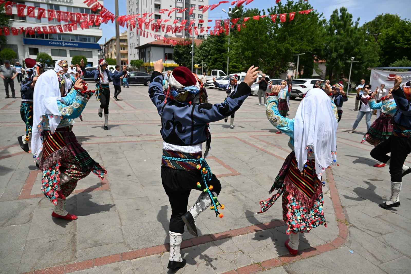 Isparta’nın Yöresel Lezzetleri Vatandaşların Beğenisine Sunuldu  (6)