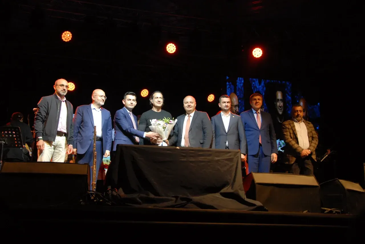 Kıraç’tan Gölhisar’da Unutulmaz Final Konseri! 3