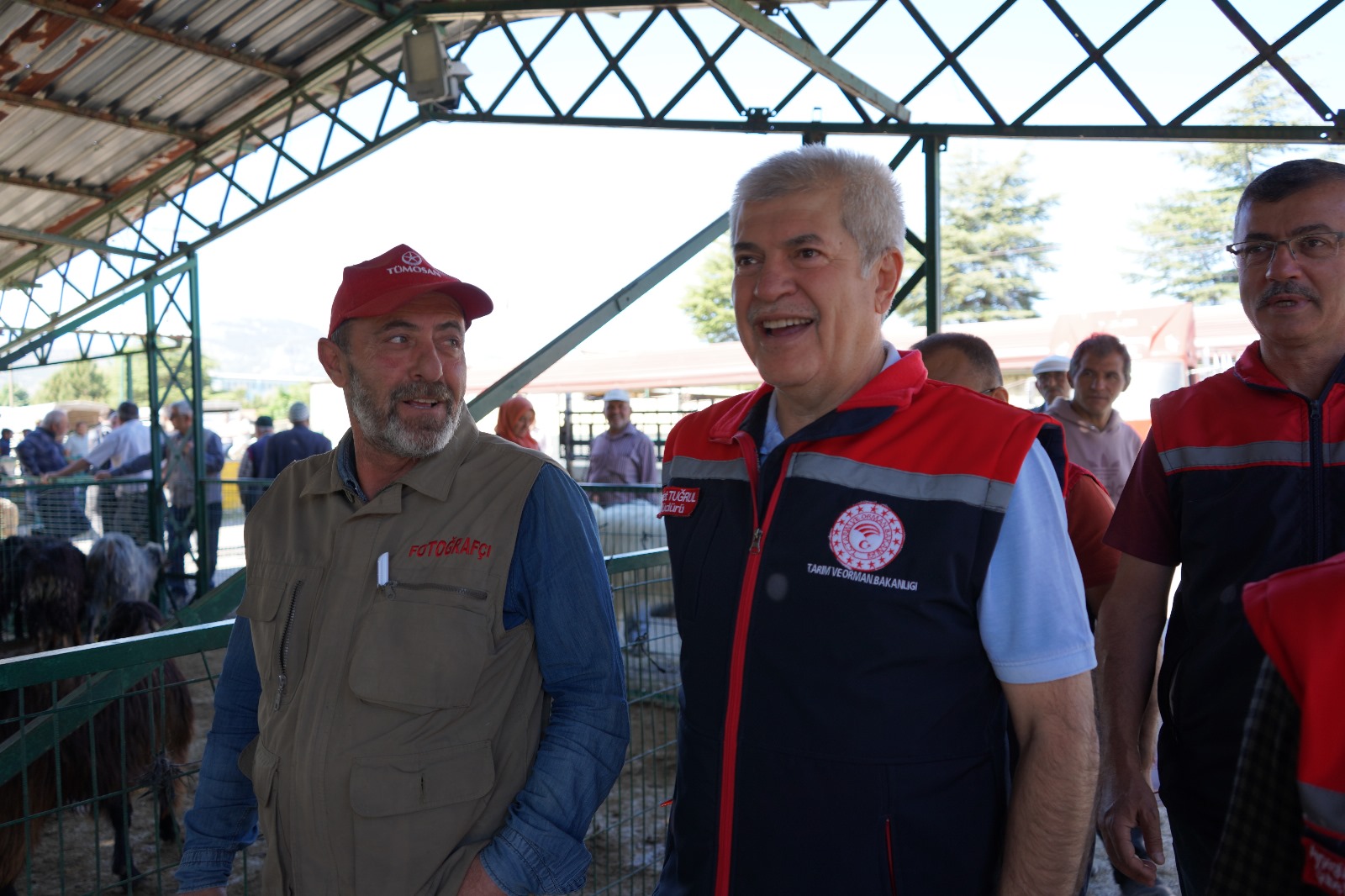 Kurban Bayramı Öncesi Isparta Hayvan Pazarı Hareketlendi 3 (2)