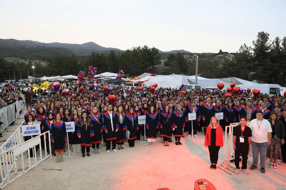 Makü Gölhisar’da 1184 Mezun İçin Coşkulu Tören 4