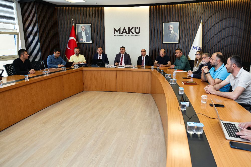 Makü Kariyer Okulu’nda Mezuniyet Heyecanı 3