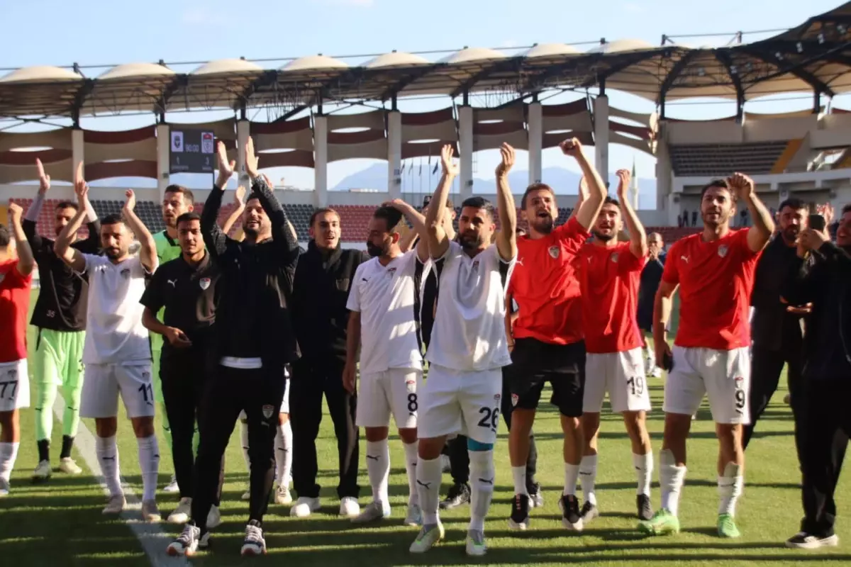 Manisaspor, Süper Amatör Lig'de namağlup şampiyon olarak Bölgesel Amatör Lig’e yükseldi.