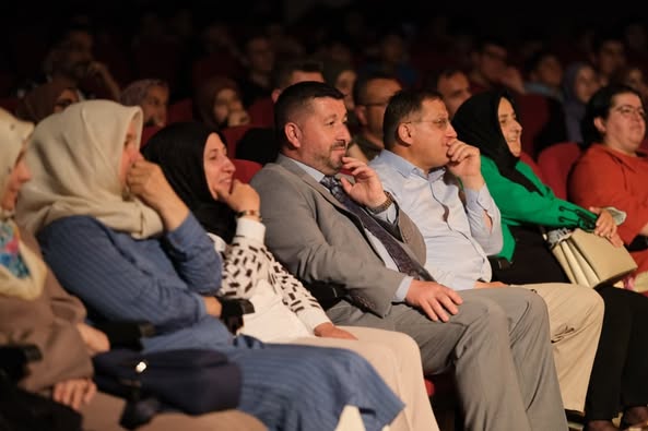 Öğrenciler İçin Sahne Aldı (2)