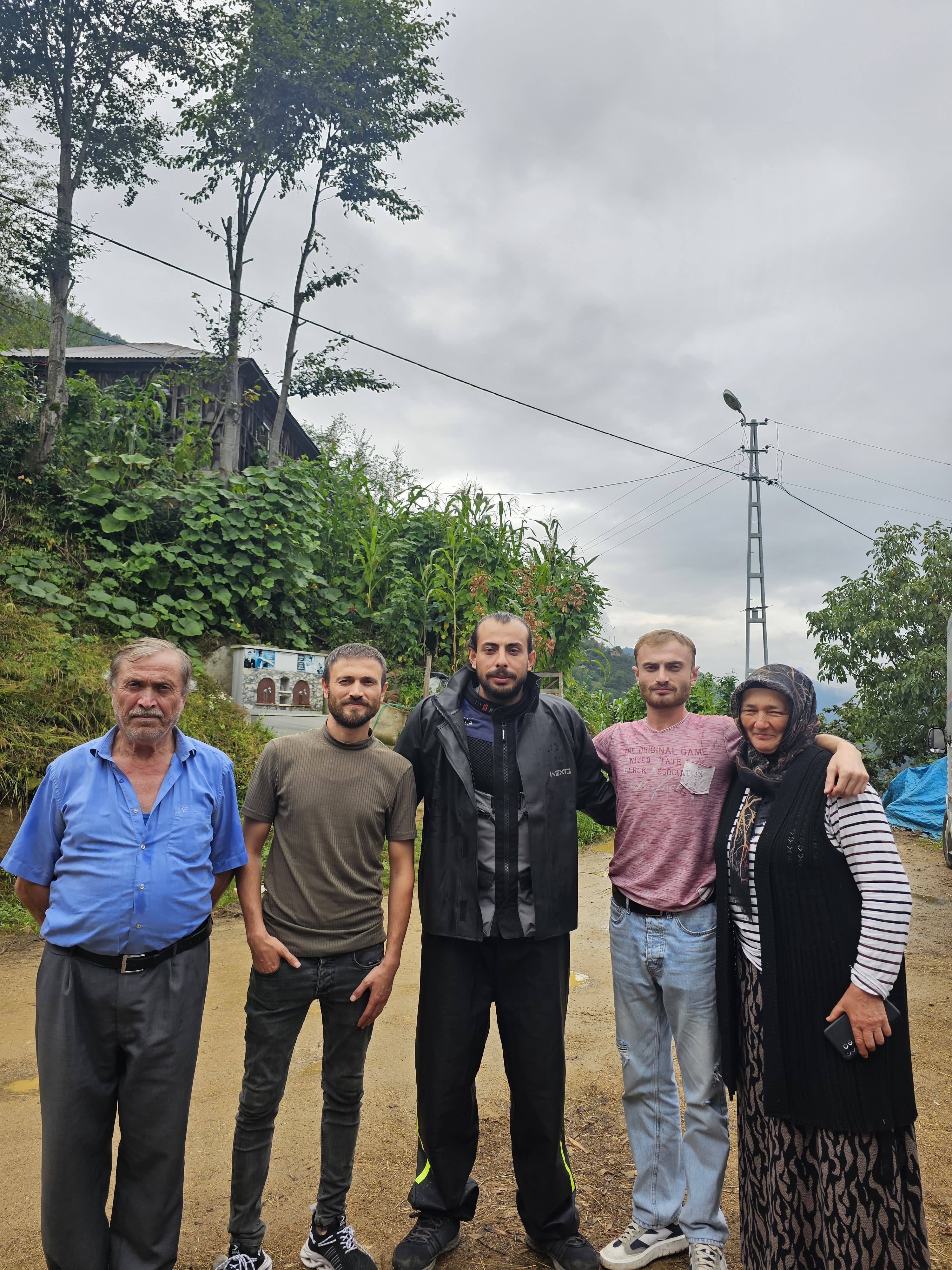 Şehitlerin İsimlerini Motosikletine Yazdırarak Kabirlerini Ziyaret Ediyor (4)