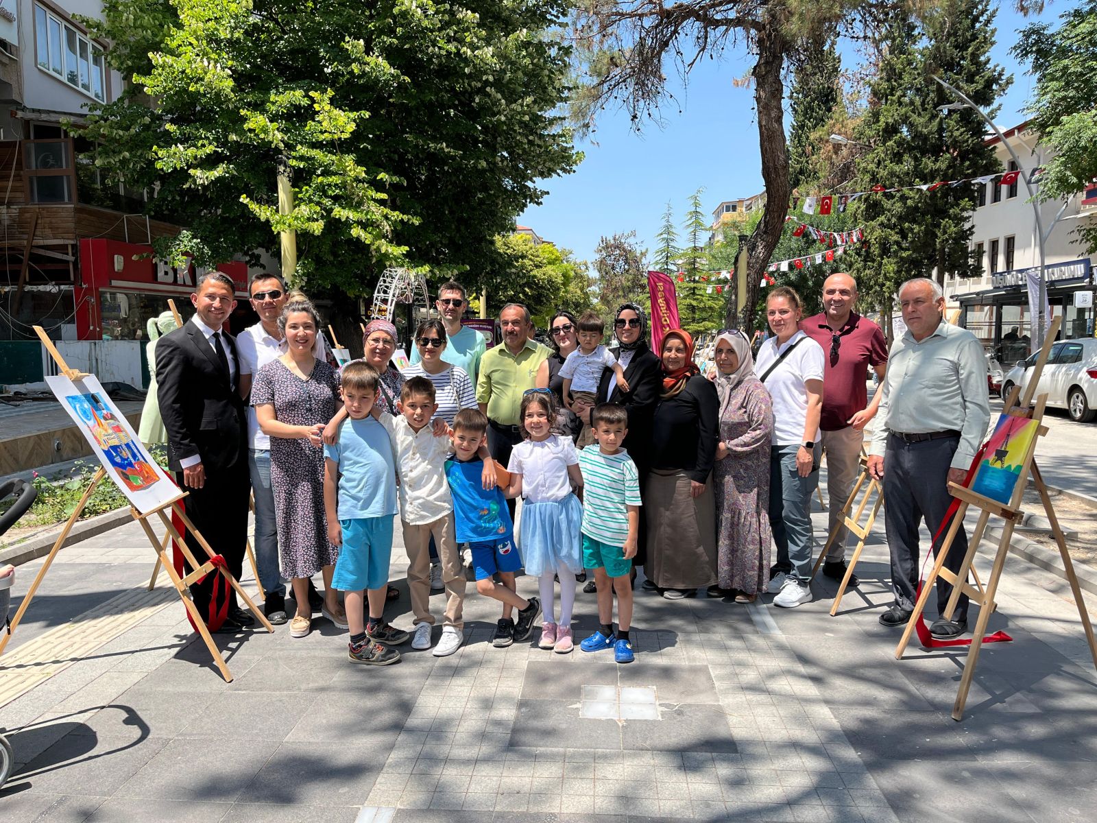 7 Yaşındaki İsmail’den Sanata İlk Adım Burdur’da İlk Resim Sergisini Açtı! 3