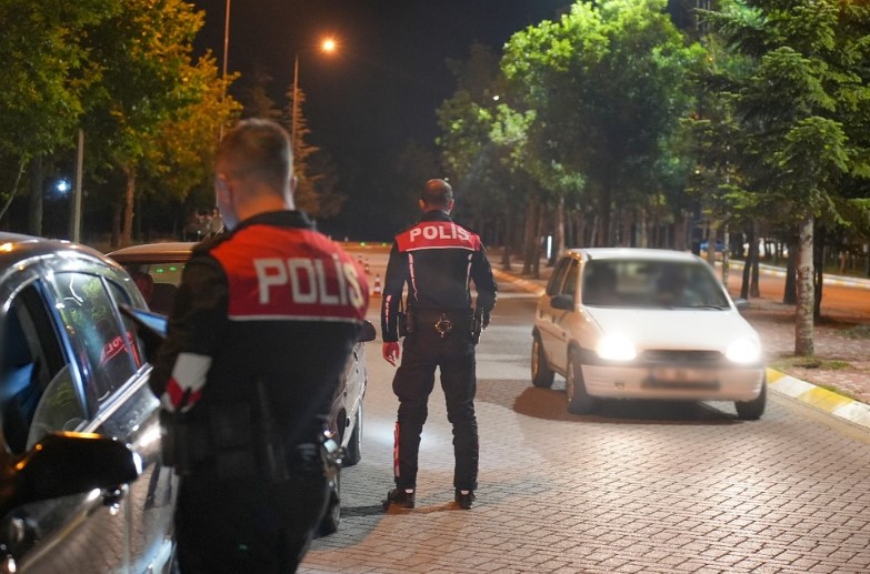 Asayi̇ş Ve Trafi̇k Uygulamasi (4)