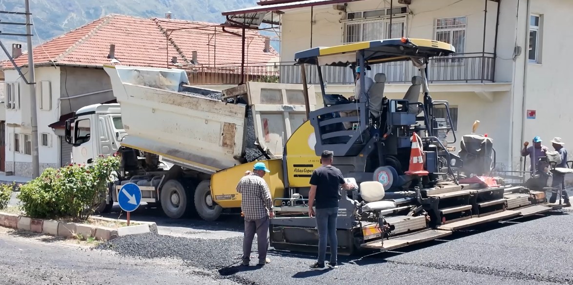 Asfalt Çalişmalari Sürüyor (3)