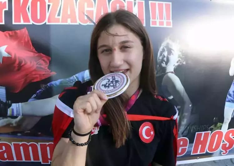 Avrupa Şampiyonu Begüm Sezin Dikici’ye Burdur’da Coşkulu Karşılama! 2