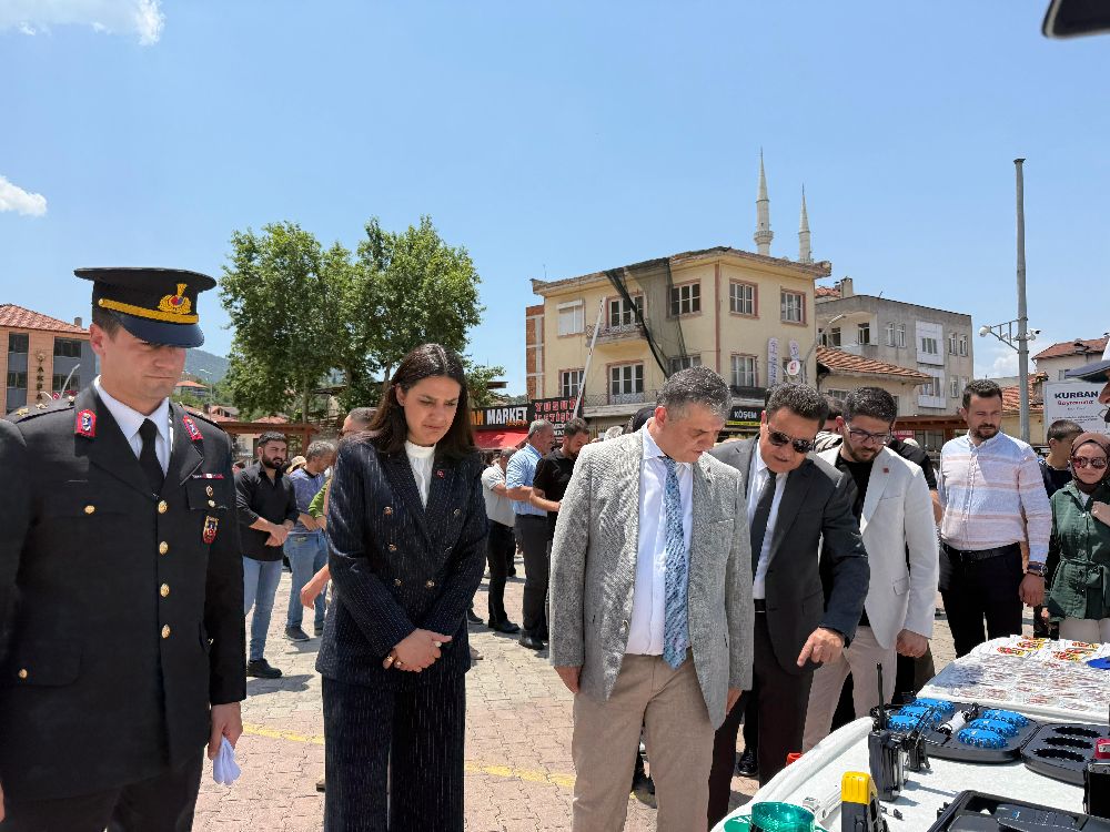 Bucak’ta Jandarma Rüzgarı Gösteriler Nefes Kesti, Halk Ayakta Alkışladı! 2