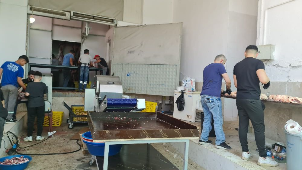 Bucak’ta Kurban Kesimi 46 Noktada Titizlikle Yapılıyor 2