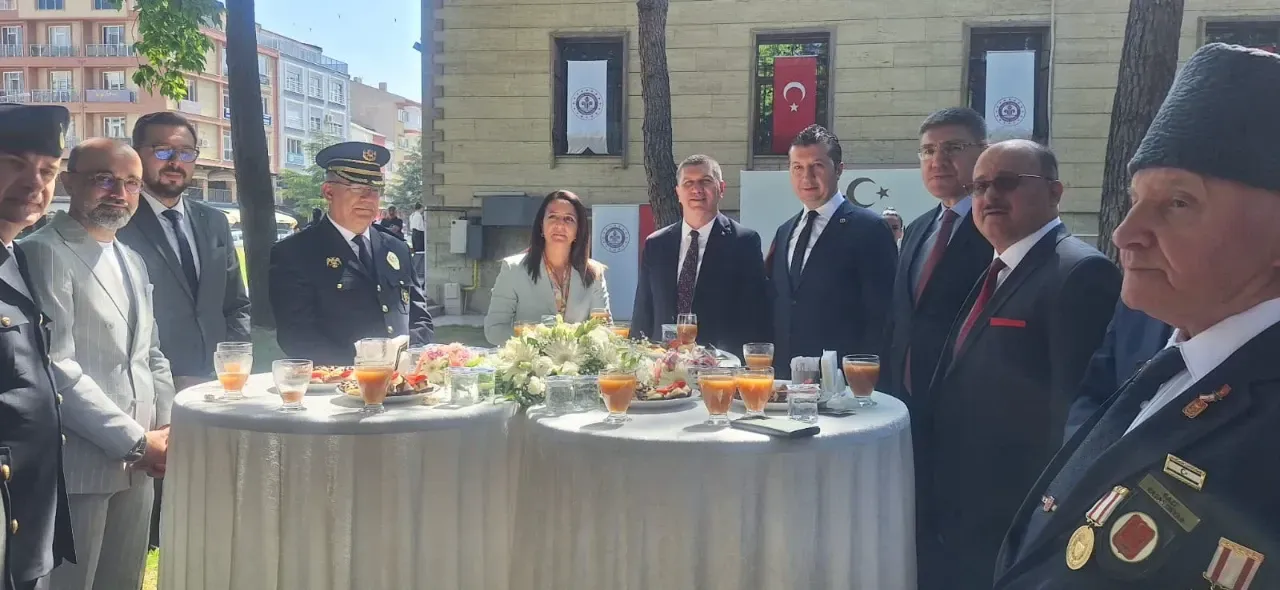 Burdur Valiliği’nde Bayramlaşma Coşkusu! 3