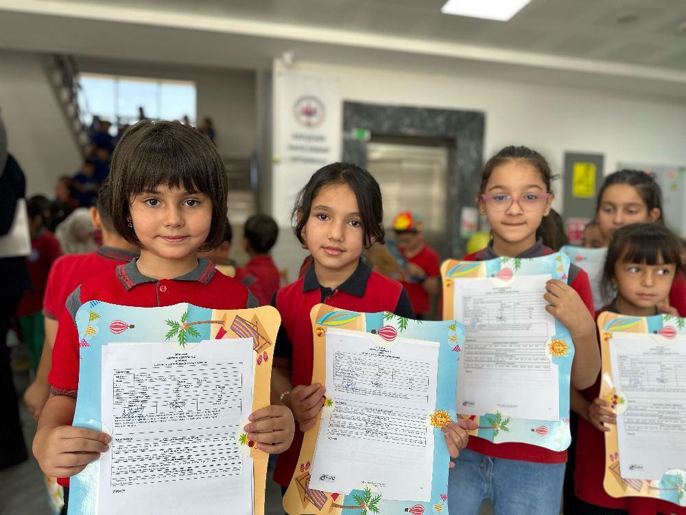 Burdur’da 42 Bin Öğrenci Karne Heyecanı Yaşadı! Yaz Tatili Başladı 1