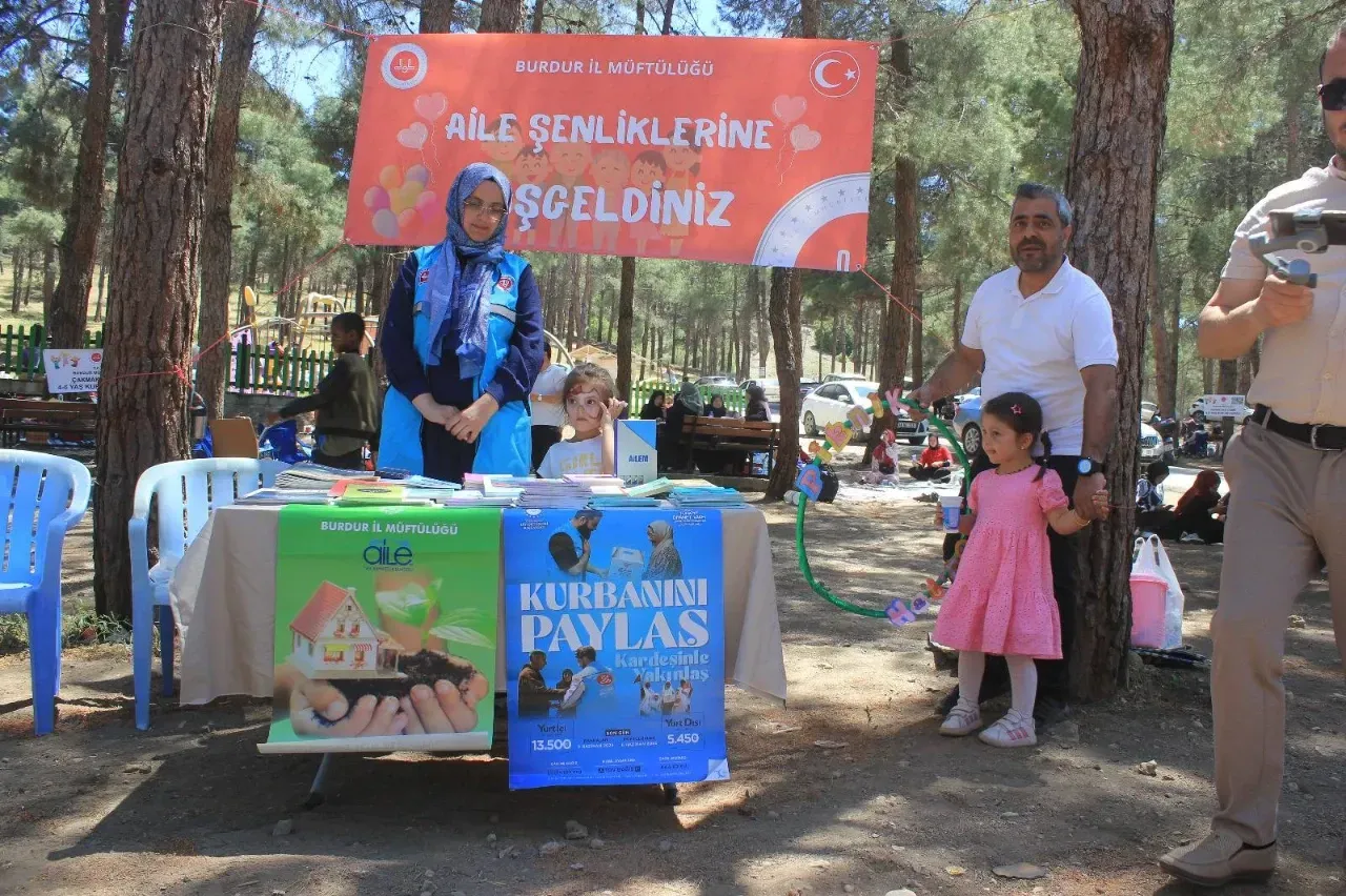 Burdur’da Kur’an Kursu Öğrencileri Ve Aileleri Şenlikte Buluştu! 1