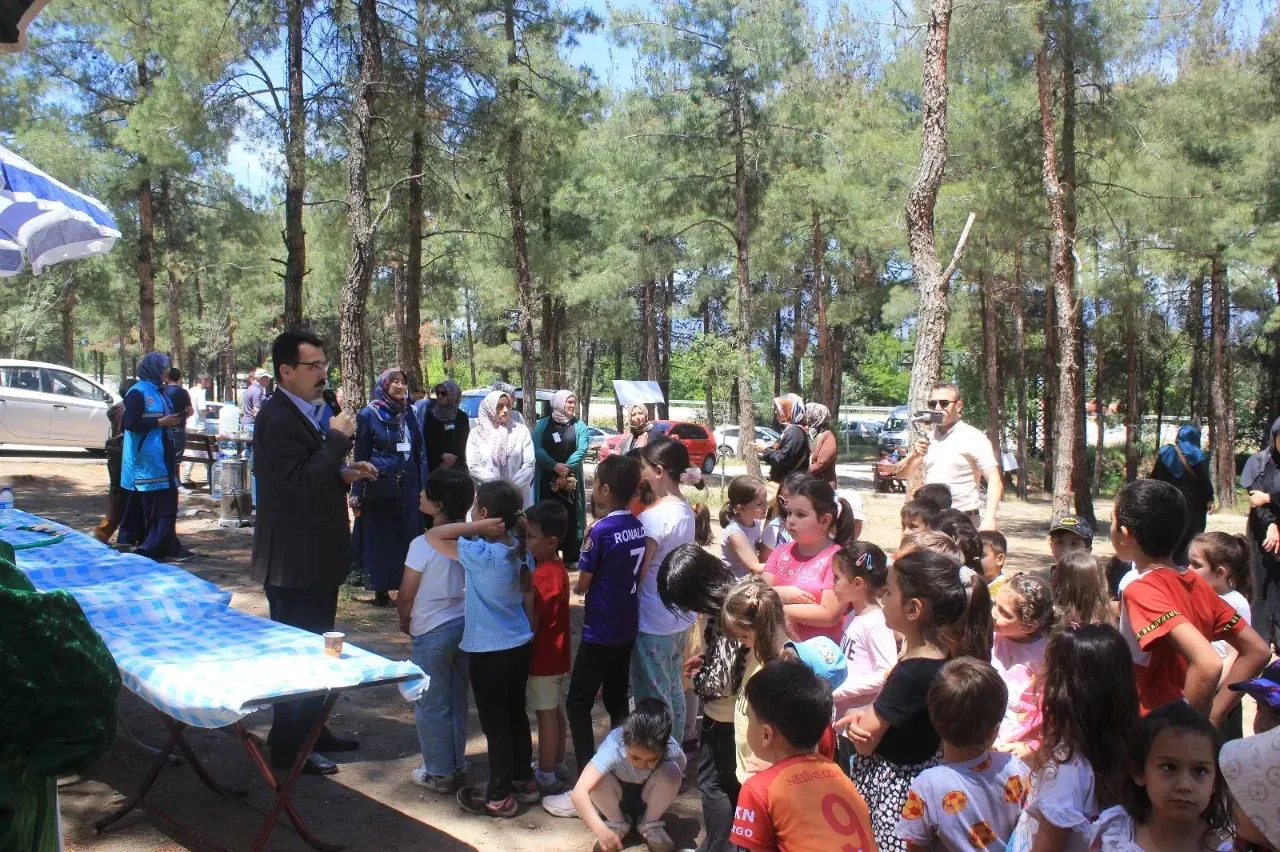 Burdur’da Kur’an Kursu Öğrencileri Ve Aileleri Şenlikte Buluştu! 3