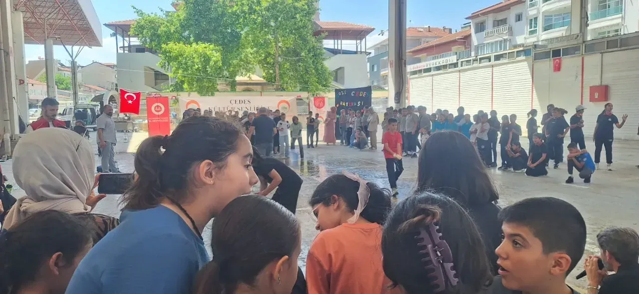 Çedes Kültür Festivali Renkli Görüntülere Sahne Oldu! 1
