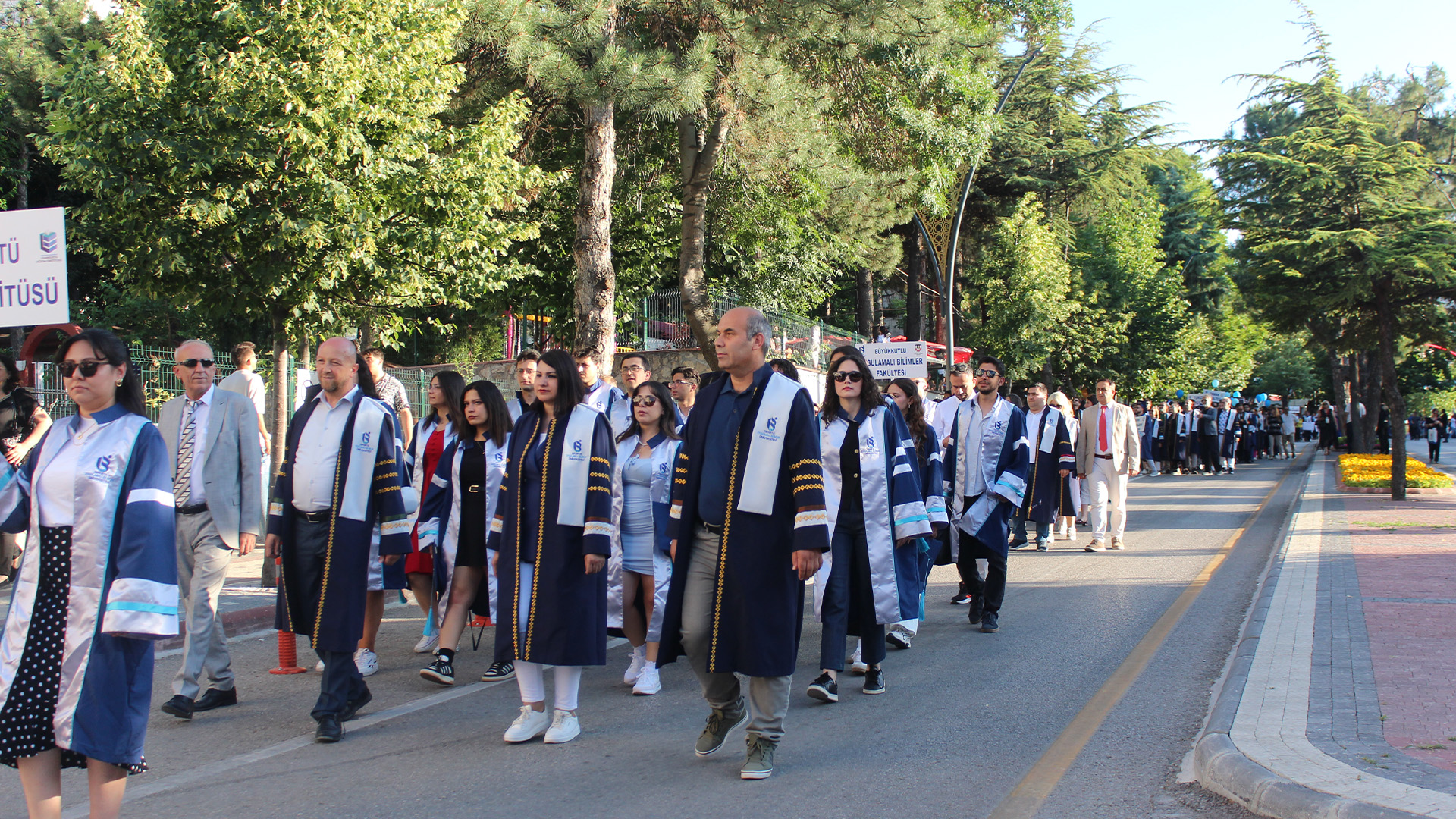 Isubü Mezuniyetinde Coşku Dolu Anlar Yaşandı (5)