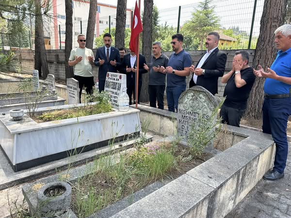 Mhp Bucak’tan Bayram Öncesi Anlamlı Ziyaret Şehitler Dualarla Anıldı 1