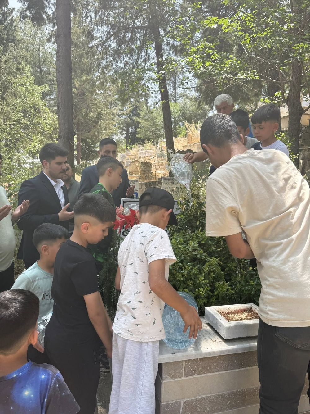 Mhp Bucak’tan Bayram Öncesi Anlamlı Ziyaret Şehitler Dualarla Anıldı 2