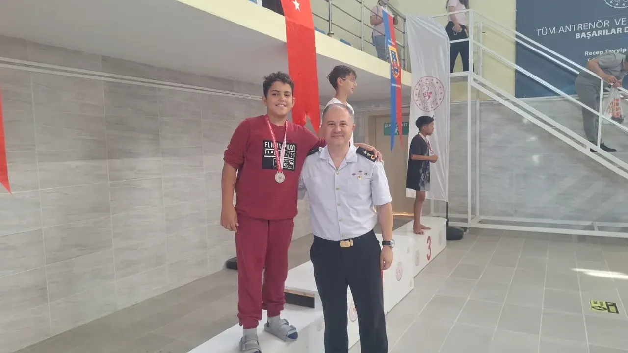 Miniklerden Jandarma’ya Anlamlı Kutlama! 3